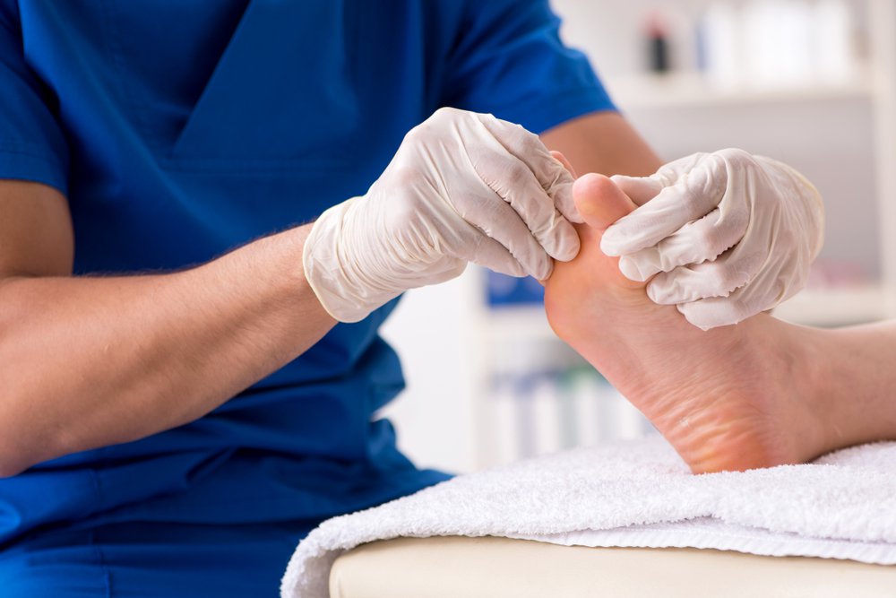 Reasons to Visit a Foot & Ankle Clinic Today